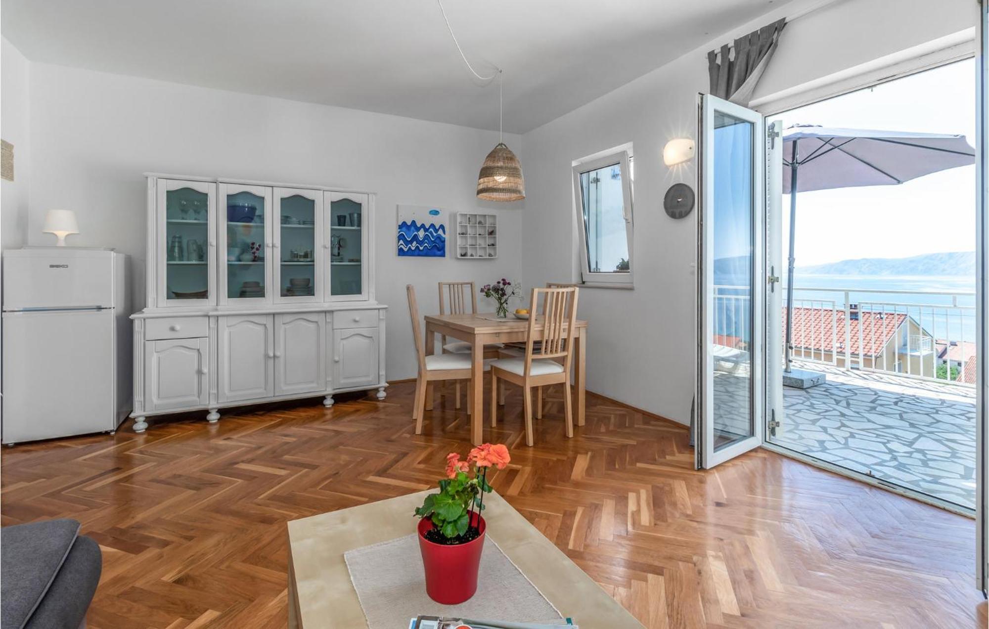 Lovely Apartment In Novi Vinodolski With Wifi Extérieur photo