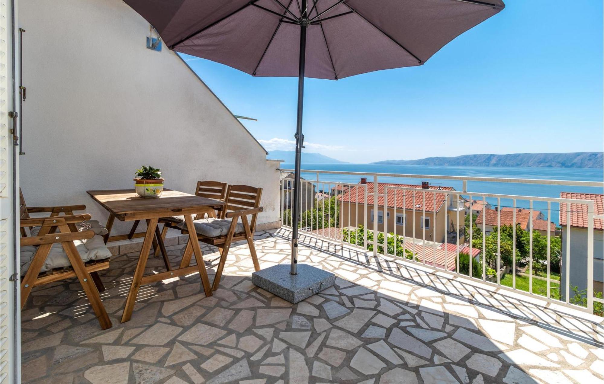 Lovely Apartment In Novi Vinodolski With Wifi Extérieur photo