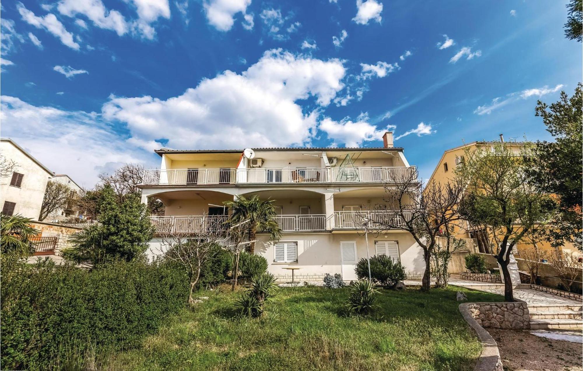 Lovely Apartment In Novi Vinodolski With Wifi Extérieur photo